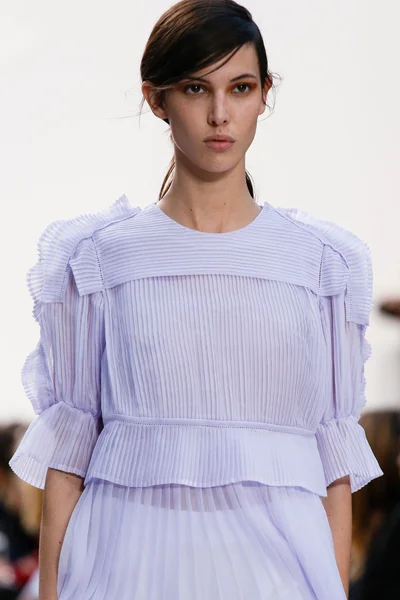 Look 60